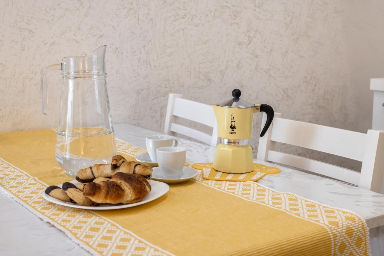 Yhellow Home Comfy Apartment Барі Екстер'єр фото